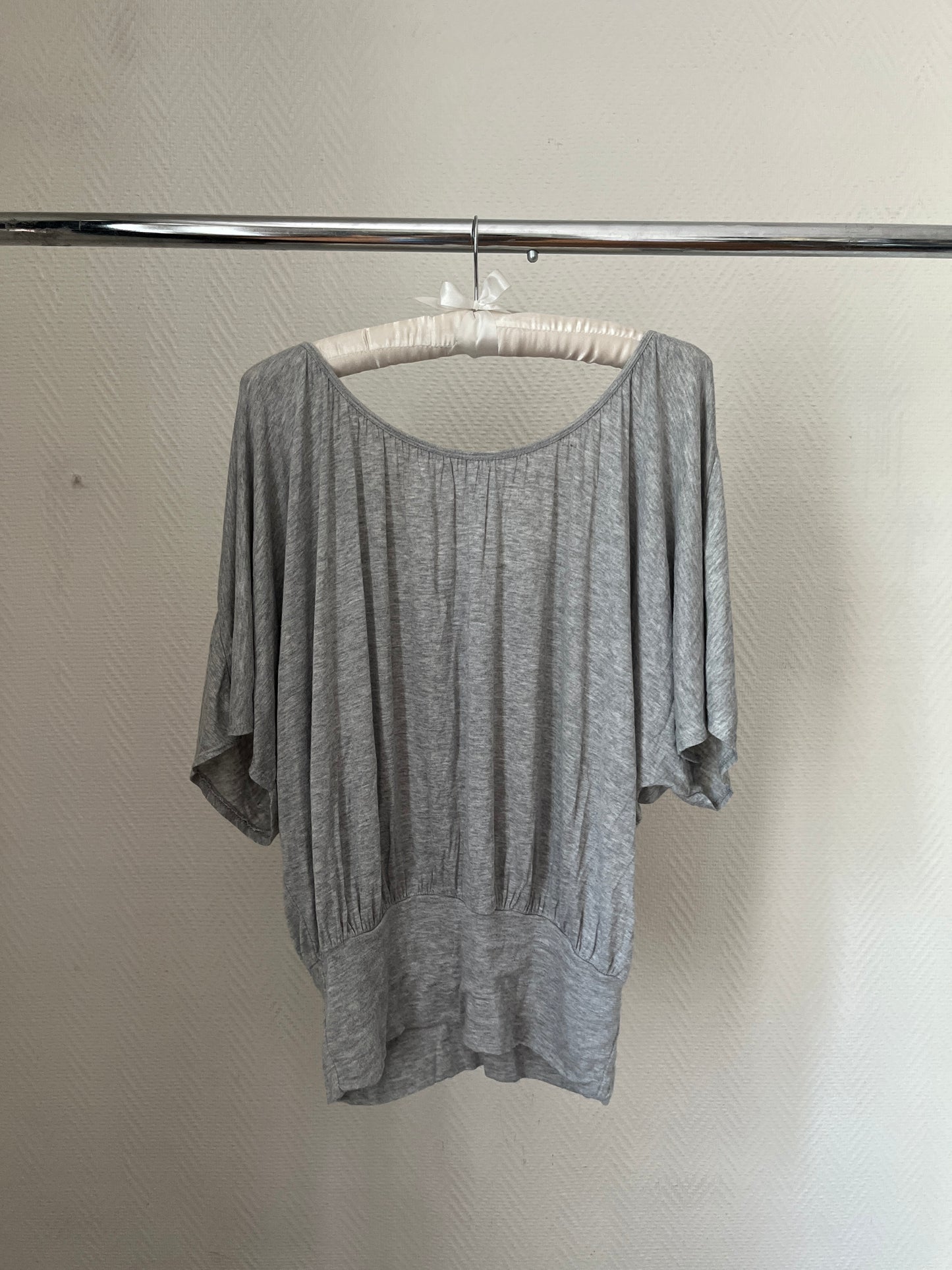Vintage batwing draped grey top