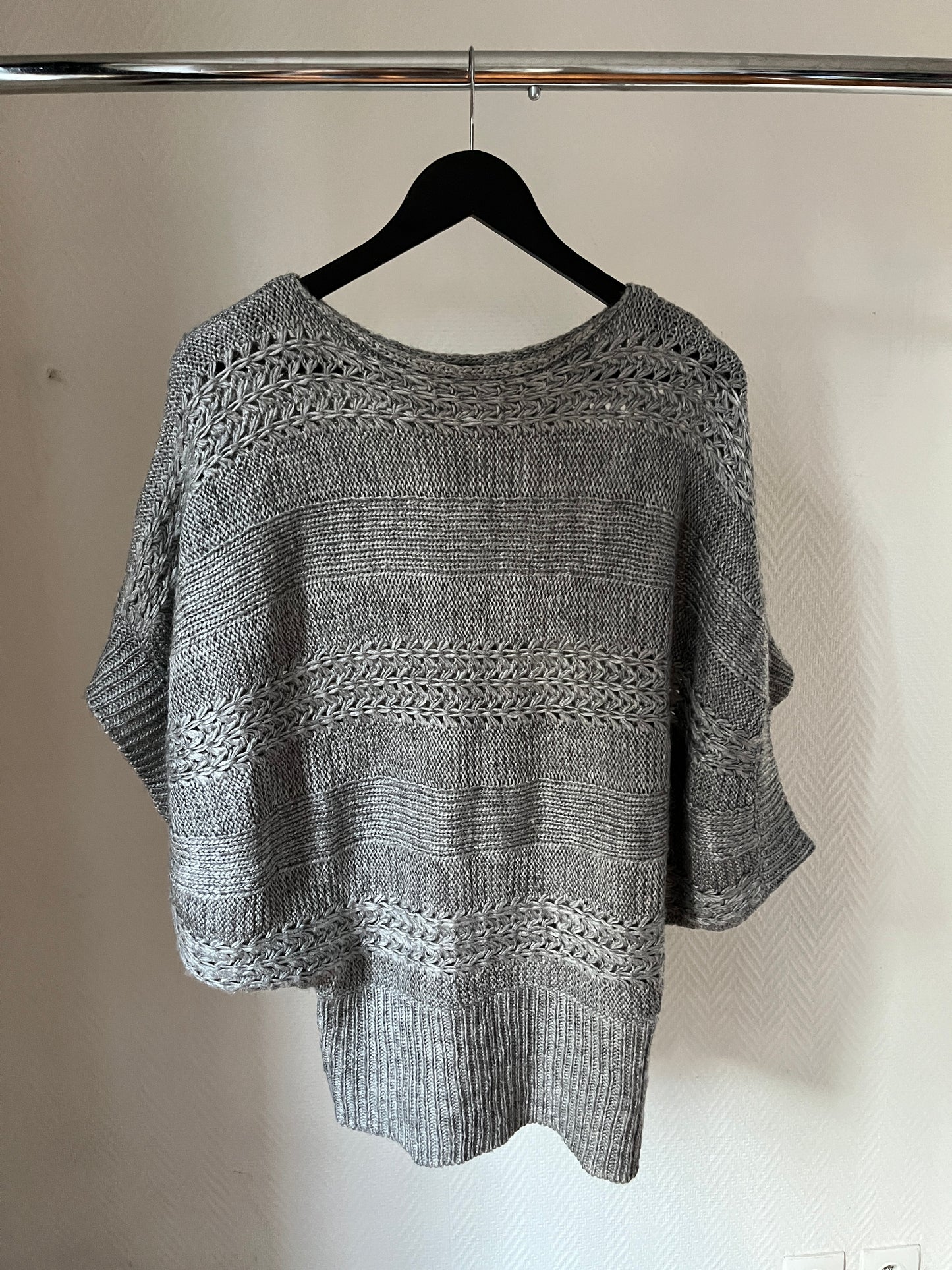 Vintage batwing grey pull over