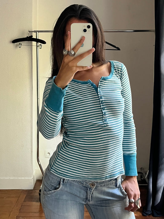Vintage striped buttoned long sleeved top
