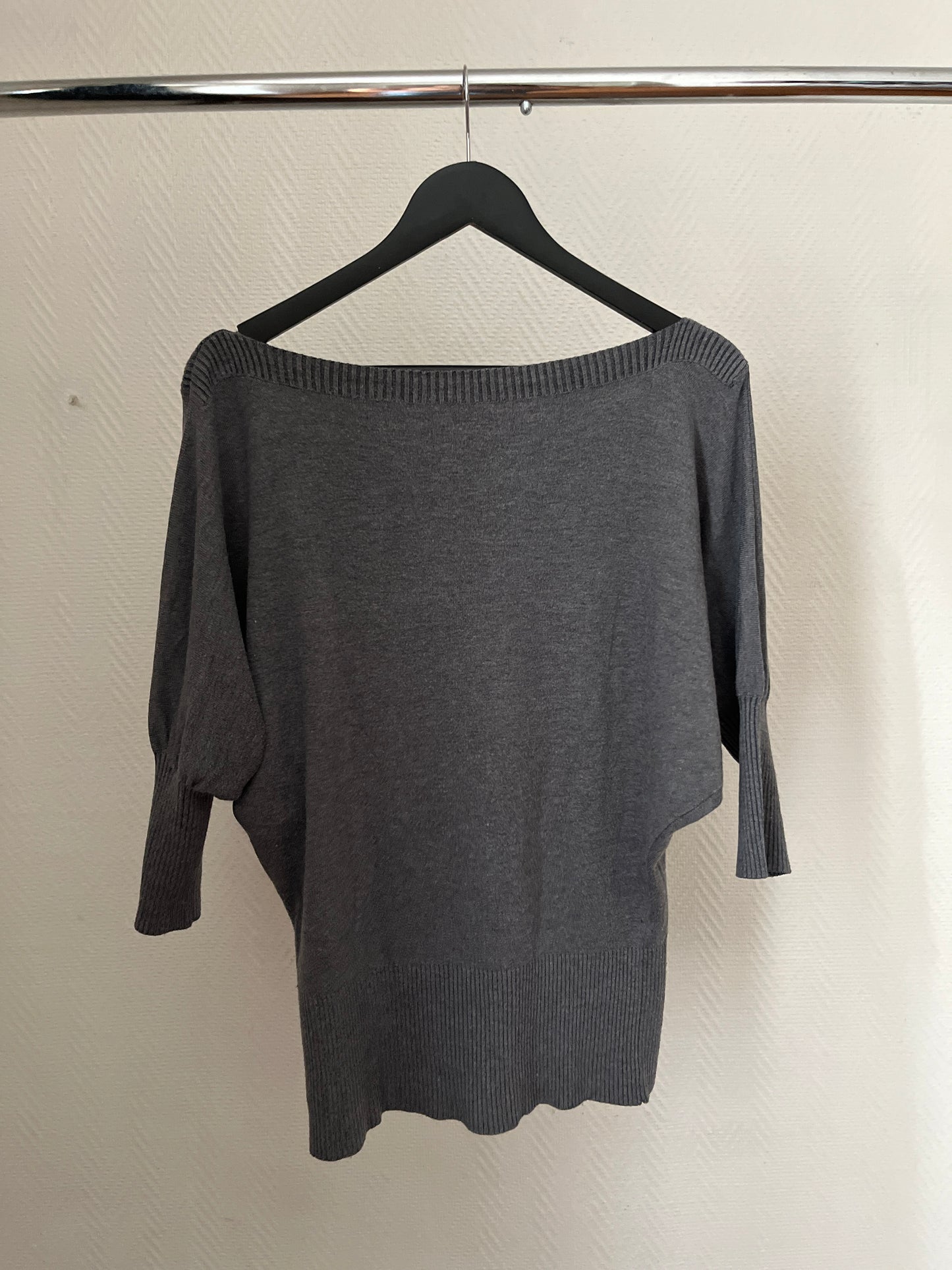 Vintage grey batwing pull over