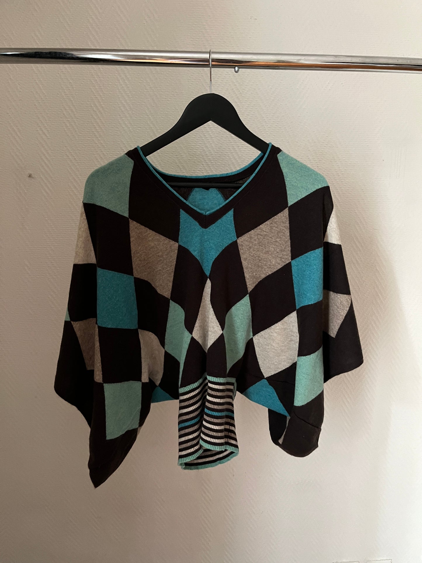Vintage argyle batwing knitted top