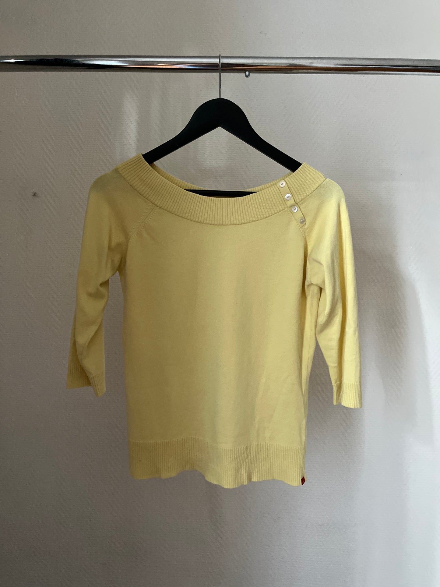 Vintage butter yellow top