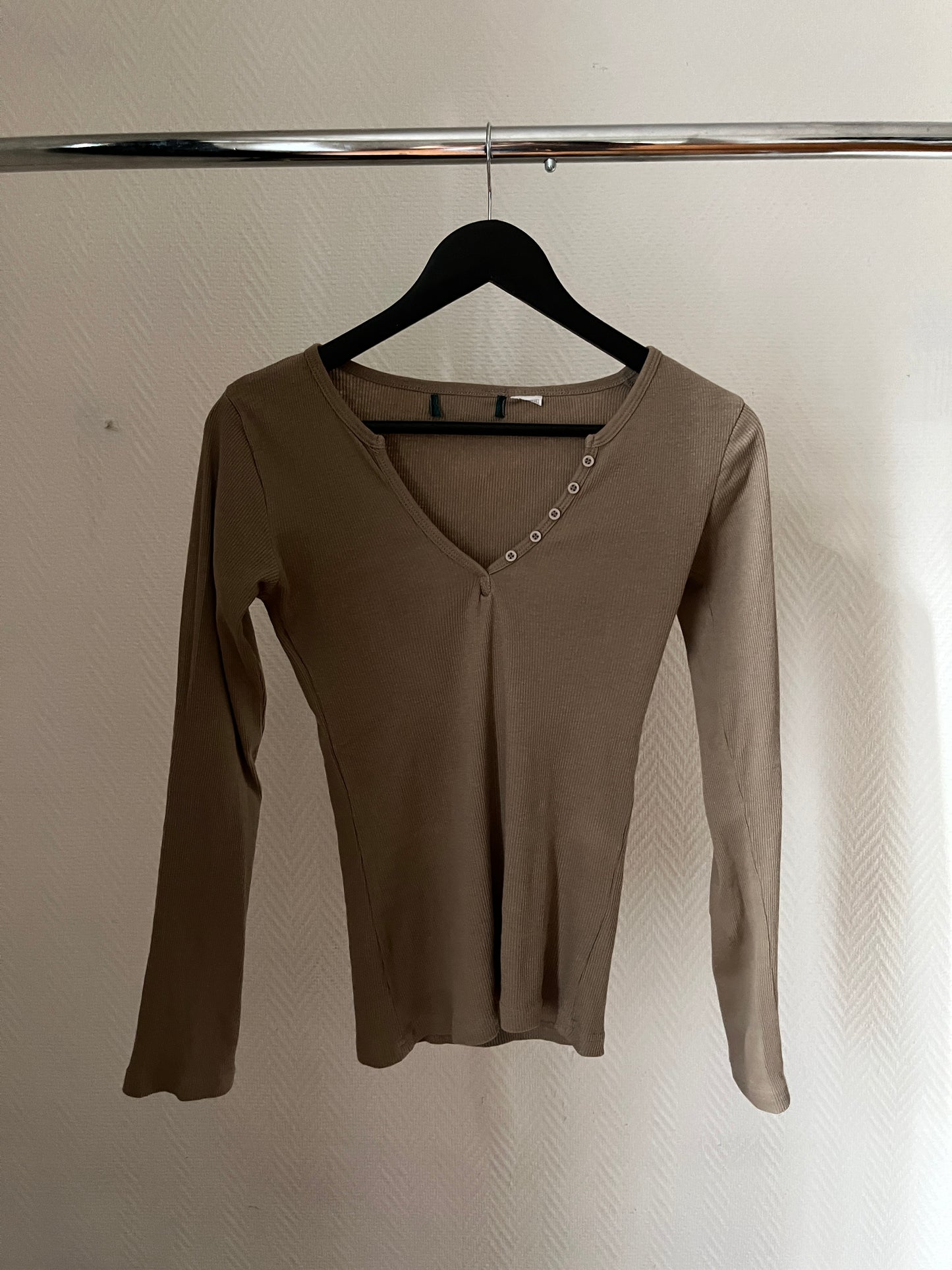 Vintage buttoned long sleeved top