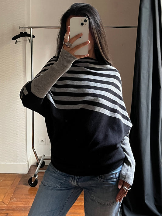 Vintage asymmetrical striped pull over
