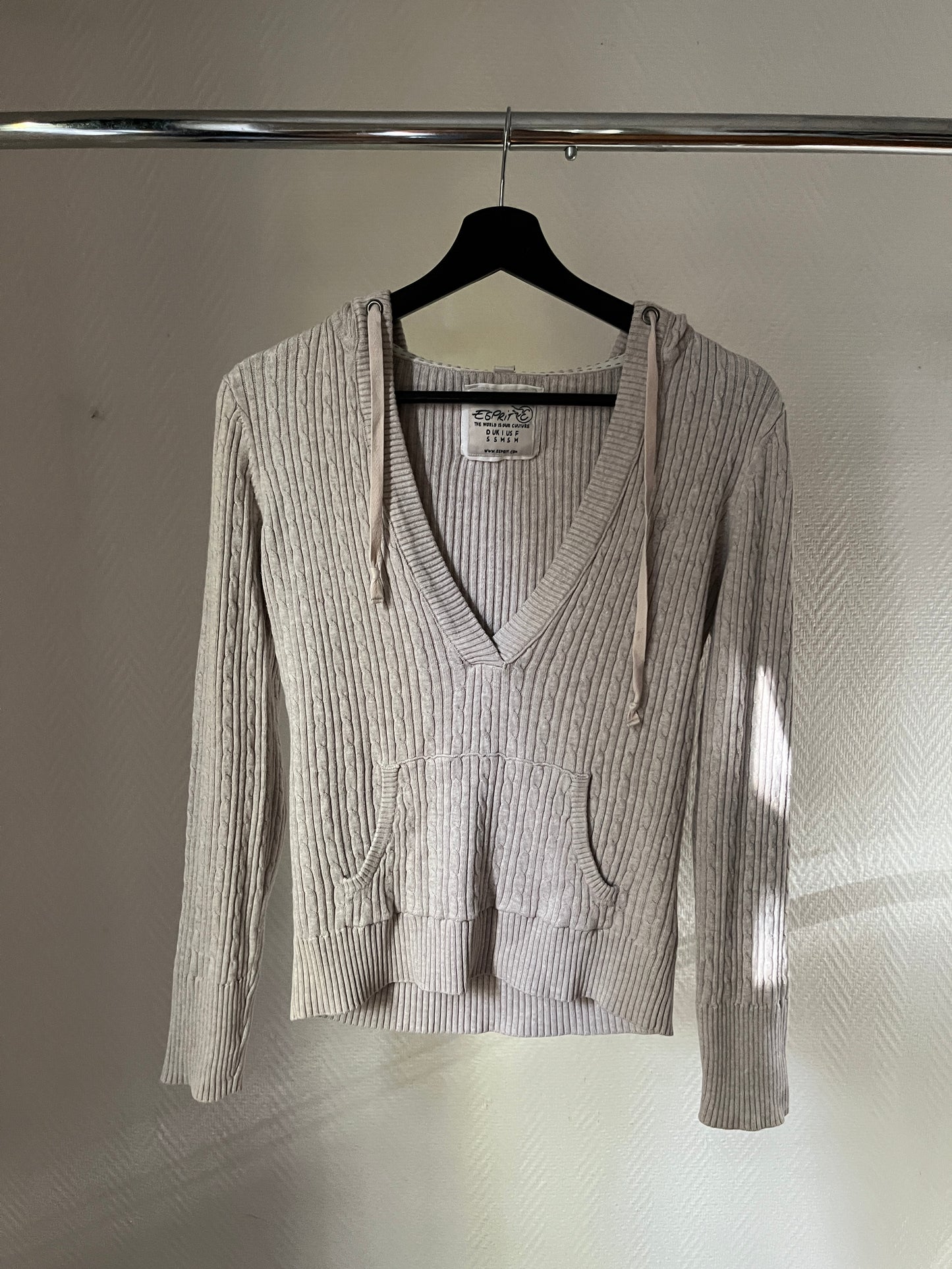 Vintage hooded knitted pull over
