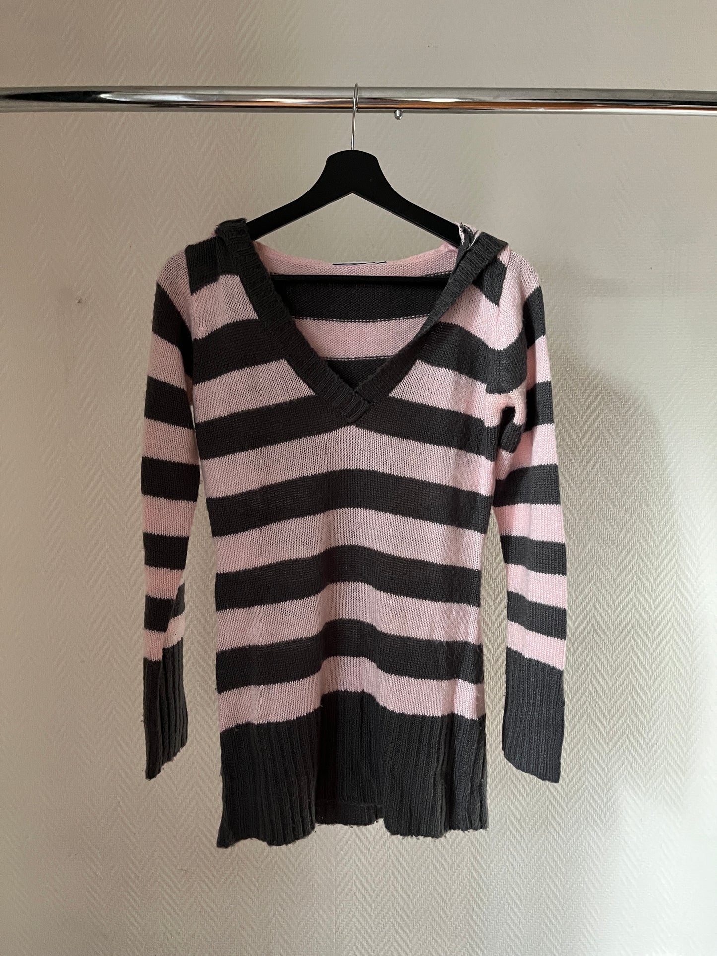 Vintage striped grey & pink hooded pull over