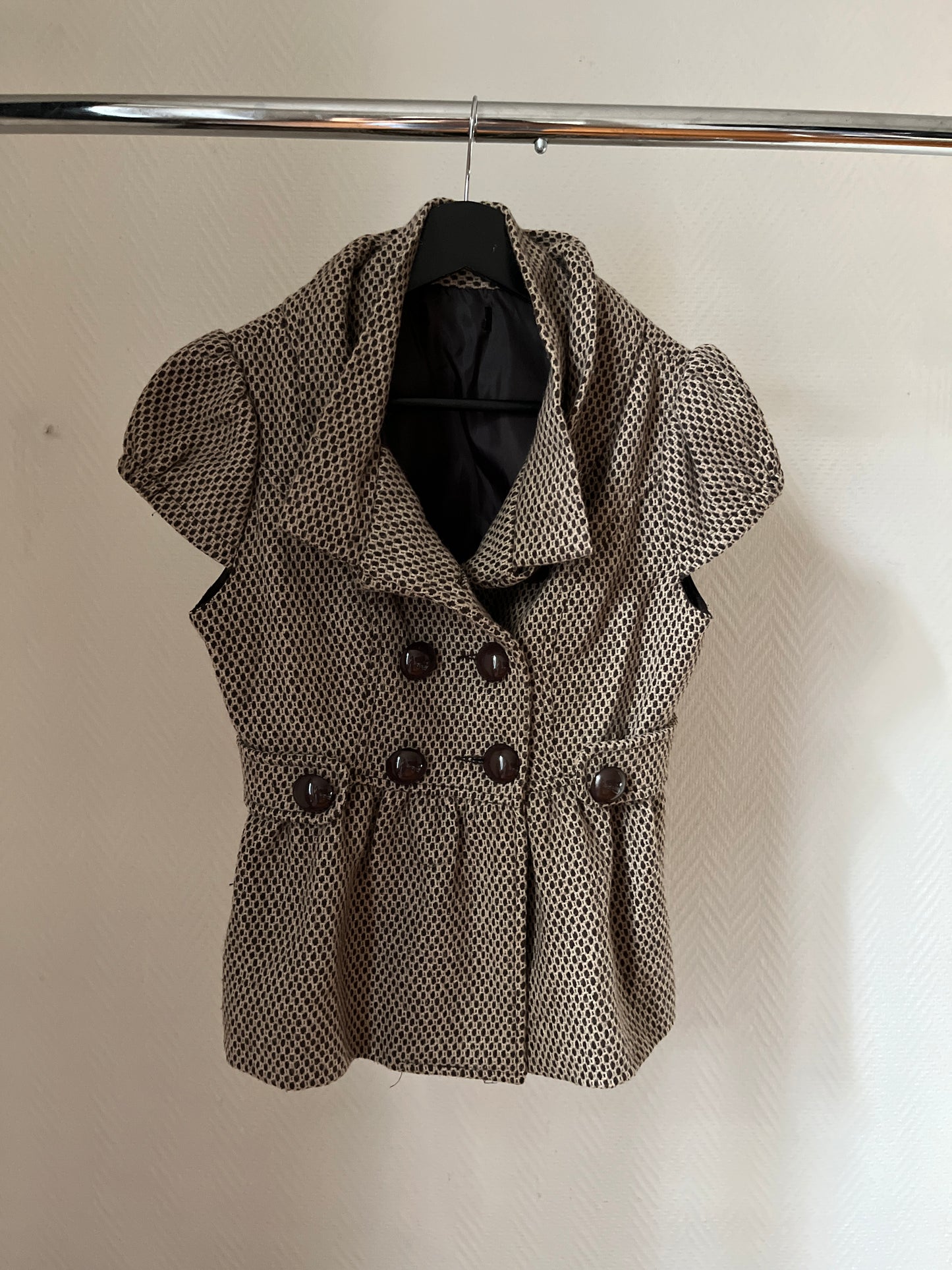 Vintage short sleeved buttoned trench