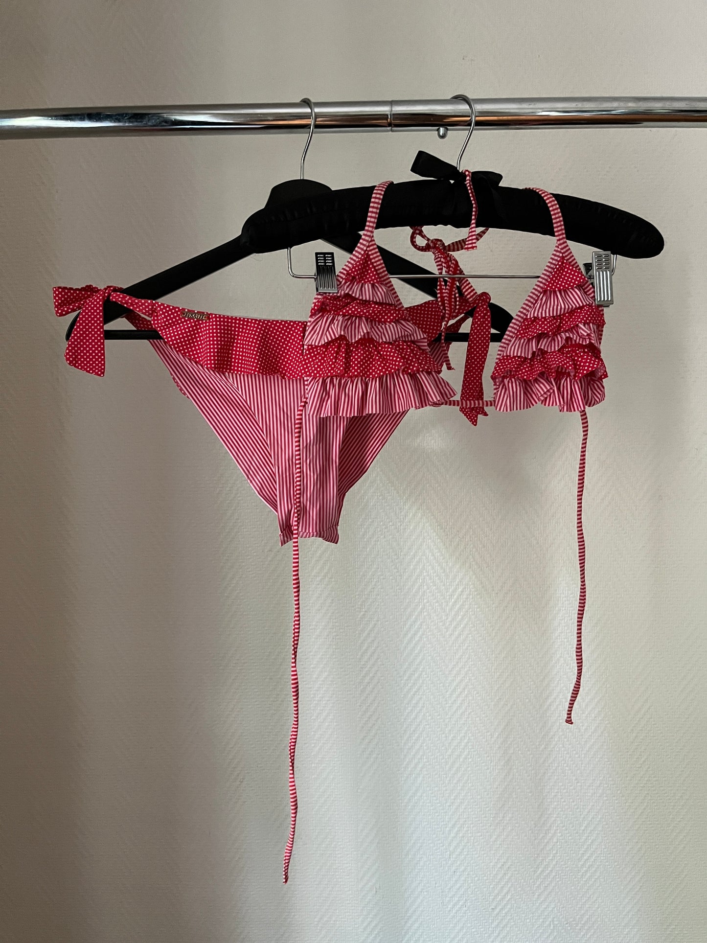Vintage ruffle bikini